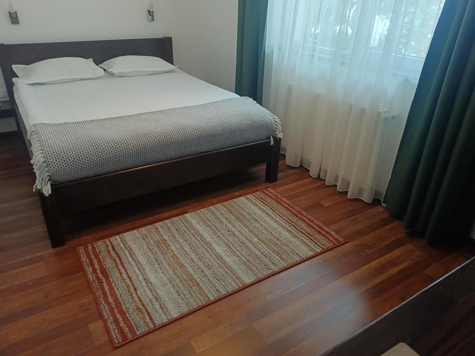 Rîşnov Pension Casa Contelui מראה חיצוני תמונה
