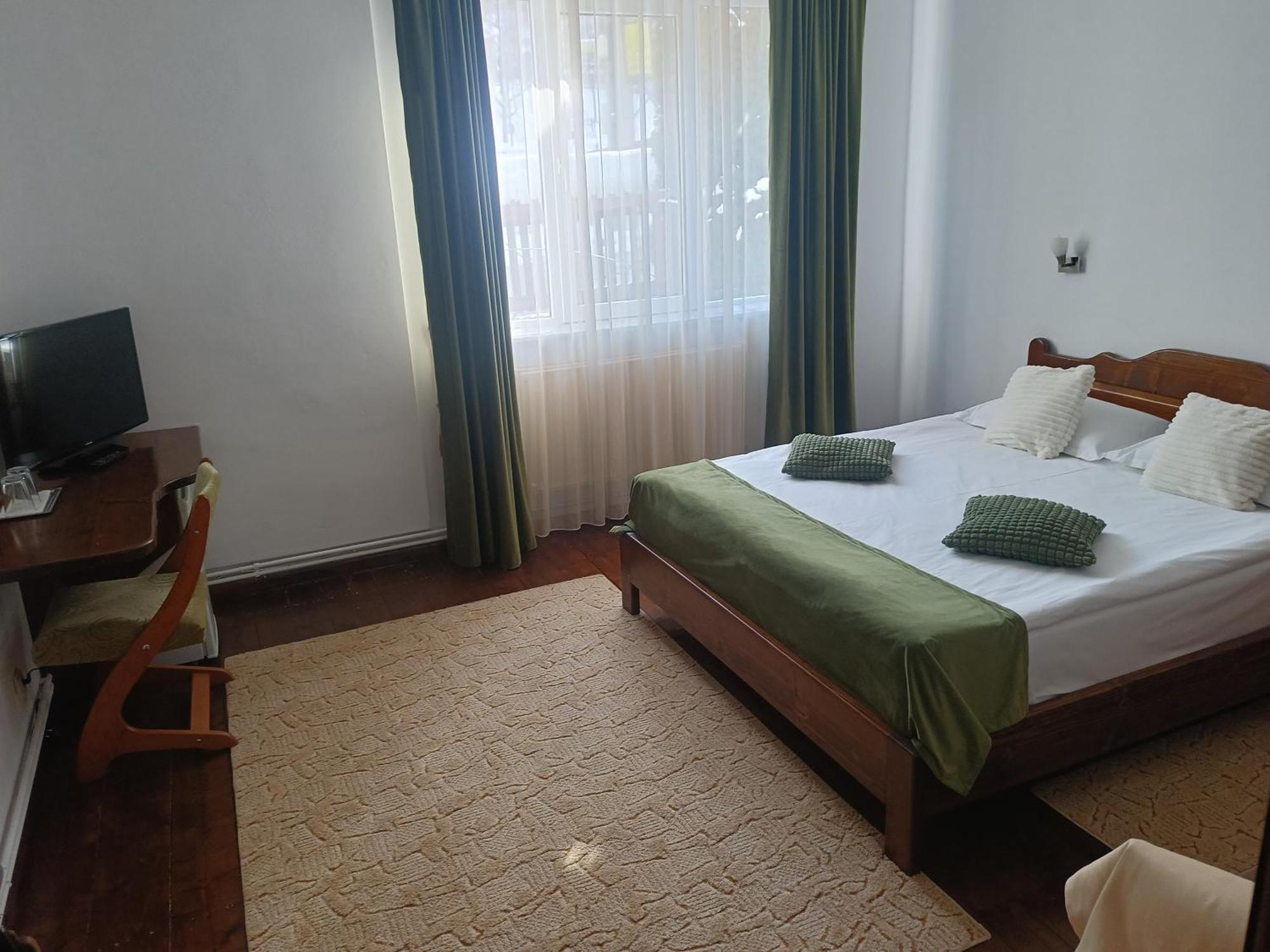 Rîşnov Pension Casa Contelui מראה חיצוני תמונה