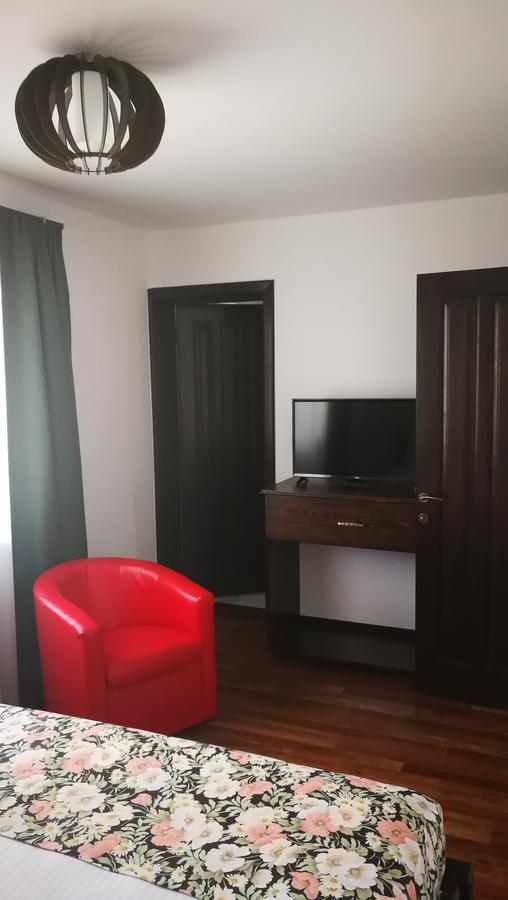 Rîşnov Pension Casa Contelui מראה חיצוני תמונה